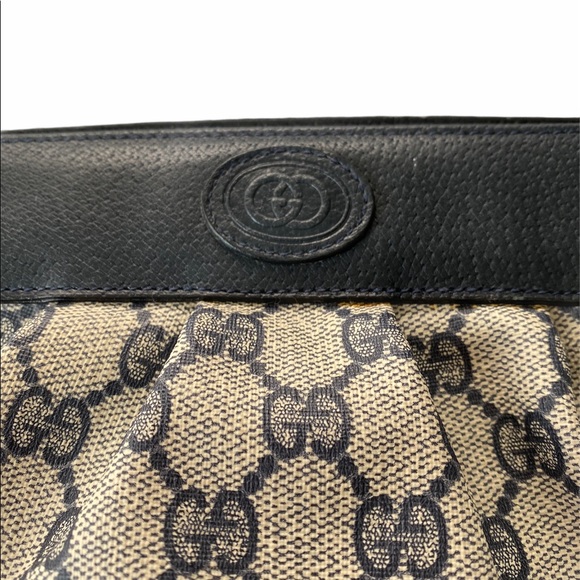 Vintage Gucci Clutch - Picture 4 of 9